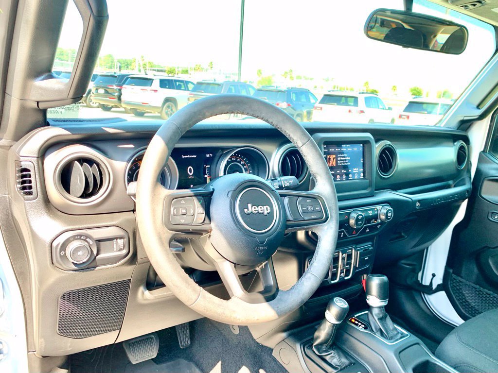 Used 2023 Jeep Wrangler Unlimited Sport AWD/4WD image 15