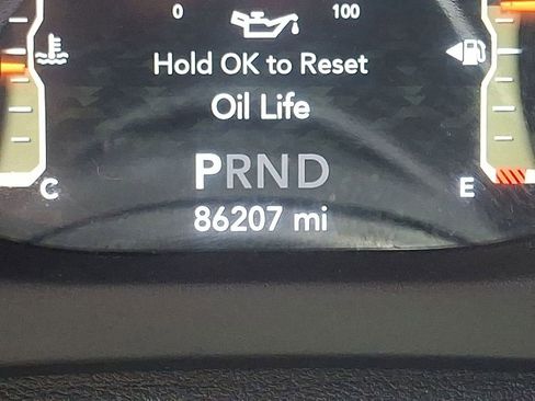 Used 2018 Jeep Wrangler Unlimited Sahara image 13