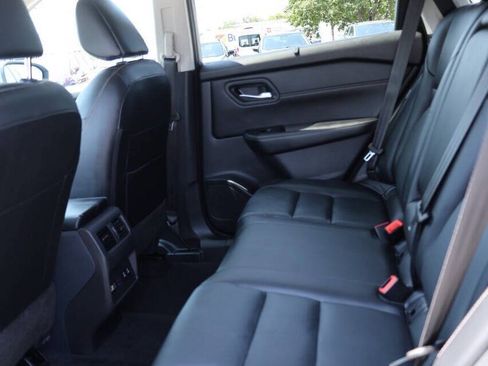 Used 2024 Nissan Rogue SL w/ SL Premium Package AWD/4WD image 17