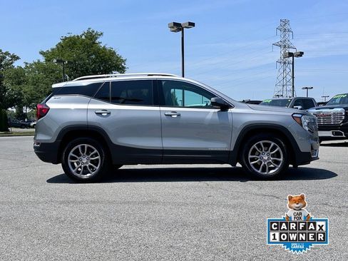 Used 2024 GMC Terrain SLT w/ Tech Package AWD/4WD image 3