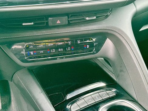 Used 2023 Buick Envision Avenir FWD image 17