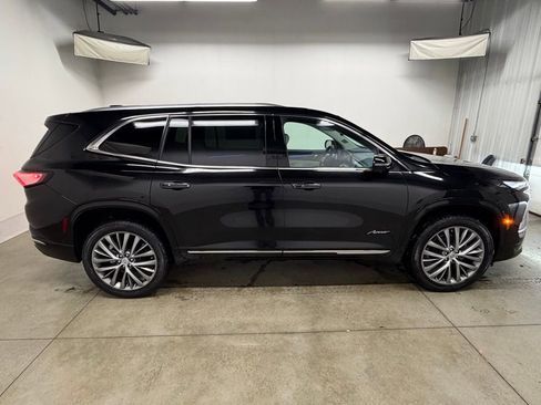 New 2026 Buick Enclave Avenir w/ Super Cruise Package image 2