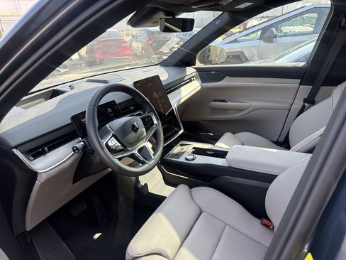 Used 2025 Volvo EX90 Plus AWD/4WD image 3