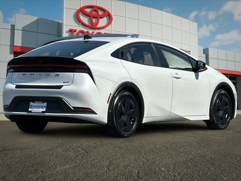 Certified 2026 Toyota Prius LE FWD image 3