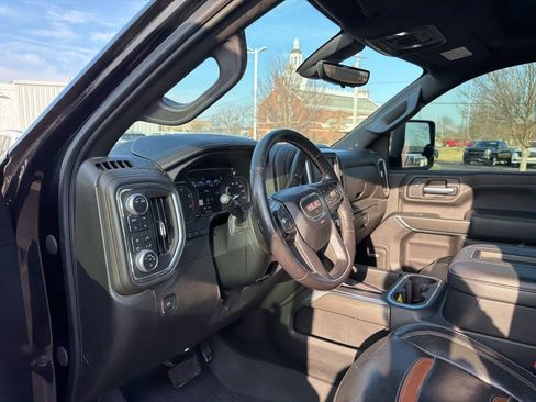 Used 2020 GMC Sierra 2500 AT4 w/ AT4 Premium Package image 13