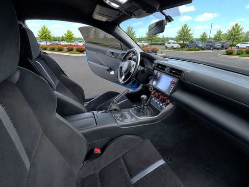 Used 2022 Toyota GR86 Premium RWD image 17