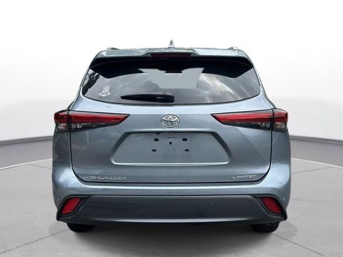 Used 2023 Toyota Highlander Limited FWD image 7