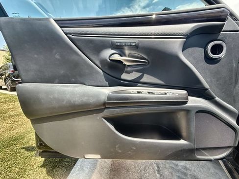 Used 2019 Lexus ES 350 w/ Premium Package FWD image 13
