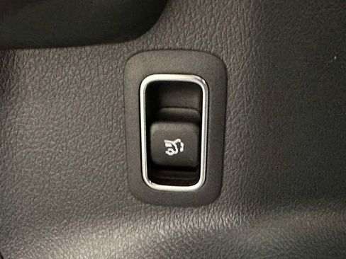 Certified 2025 Mercedes-Benz GLA 250 4MATIC image 19