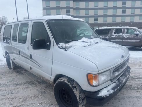 Used 2002 Ford E-150 and Econoline 150 image 8
