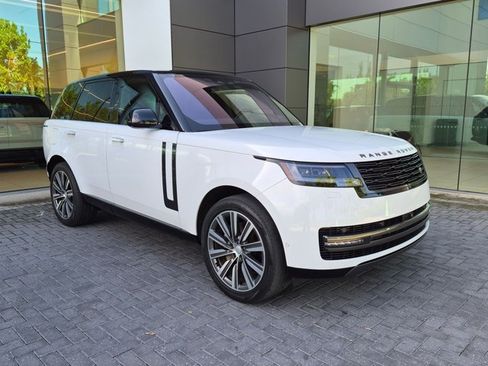 Used 2023 Land Rover Range Rover SE AWD/4WD image 3