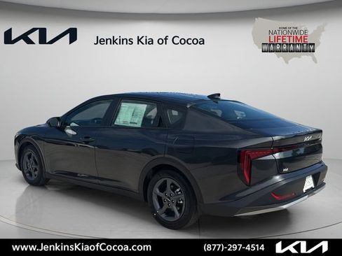 New 2026 Kia K4 FWD image 8