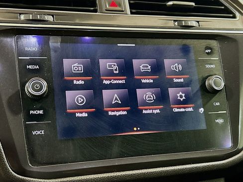 Used 2022 Volkswagen Tiguan SE R-Line FWD image 12