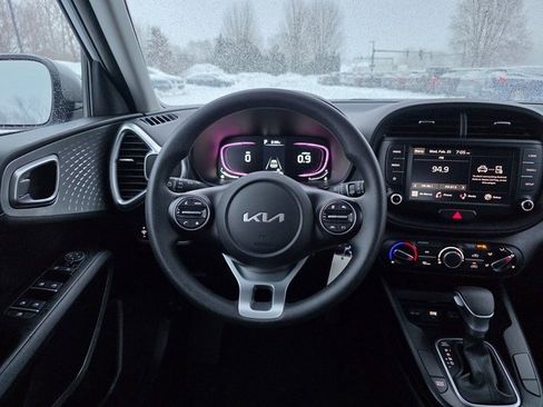 Certified 2023 Kia Soul LX w/ LX Technology Package image 19