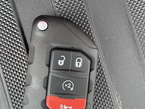 Used 2024 Jeep Wrangler Unlimited Sahara w/ Safety Group image 50