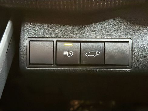 Used 2025 Toyota bZ4X XLE image 17