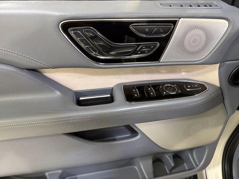 Used 2022 Lincoln Navigator L Black Label image 16