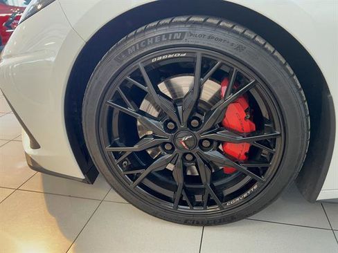 Used 2023 Chevrolet Corvette Stingray w/ Z51 Performance Package image 11