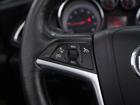 Used 2017 Buick Cascada Premium image 22