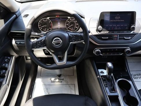 Used 2021 Nissan Altima 2.5 SV FWD image 5