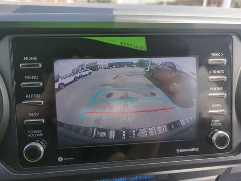 Used 2021 Toyota Tacoma SR AWD/4WD image 18