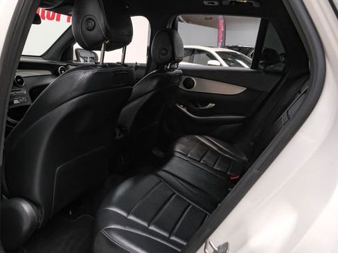 Used 2019 Mercedes-Benz GLC 300 w/ Premium Package image 32