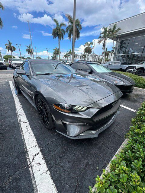 Used 2019 Ford Mustang Coupe RWD image 1