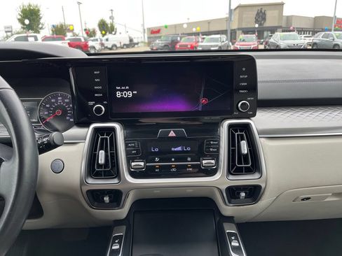 Used 2022 Kia Sorento S w/ Panoramic Sunroof Package FWD image 25