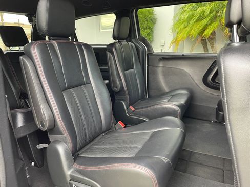 Used 2018 Dodge Grand Caravan GT FWD image 25