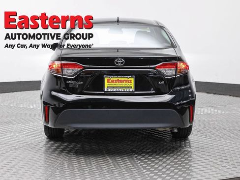 Used 2025 Toyota Corolla LE FWD image 6