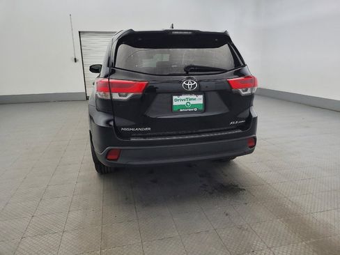 Used 2019 Toyota Highlander XLE image 6