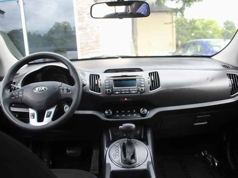Used 2013 Kia Sportage LX FWD image 26