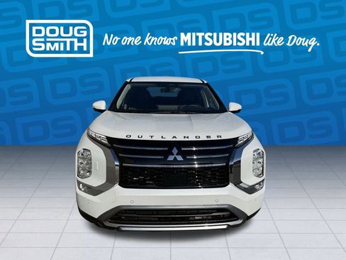 New 2025 Mitsubishi Outlander SE image 6