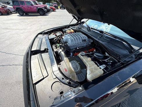 Used 2015 Dodge Challenger SRT Hellcat image 39