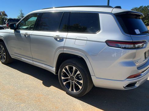 New 2025 Jeep Grand Cherokee L Overland w/ Advanced Protech Group III image 10