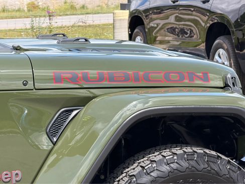 Used 2021 Jeep Wrangler Unlimited Rubicon AWD/4WD image 12