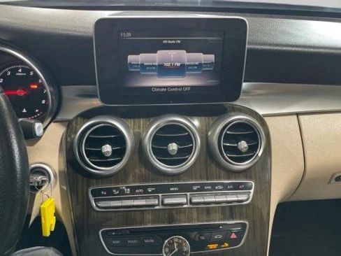 Used 2018 Mercedes-Benz C 300 Sedan image 17
