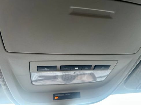 Used 2015 GMC Canyon SLE AWD/4WD image 47