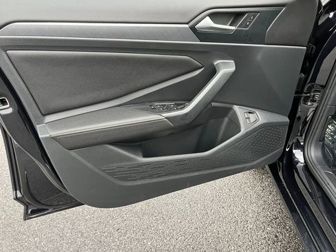 Used 2024 Volkswagen Jetta SE image 16