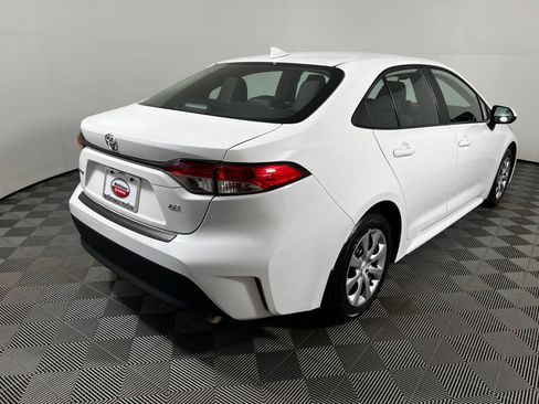 Certified 2025 Toyota Corolla LE FWD image 5