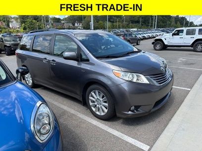 Used 2017 Toyota Sienna XLE Premium