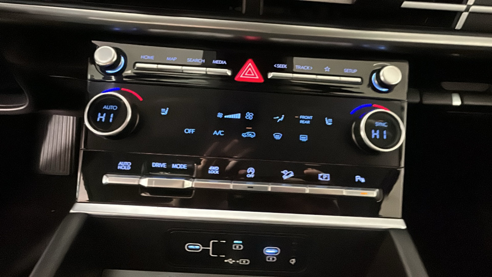 Certified 2024 Hyundai Santa Fe SEL AWD/4WD image 29