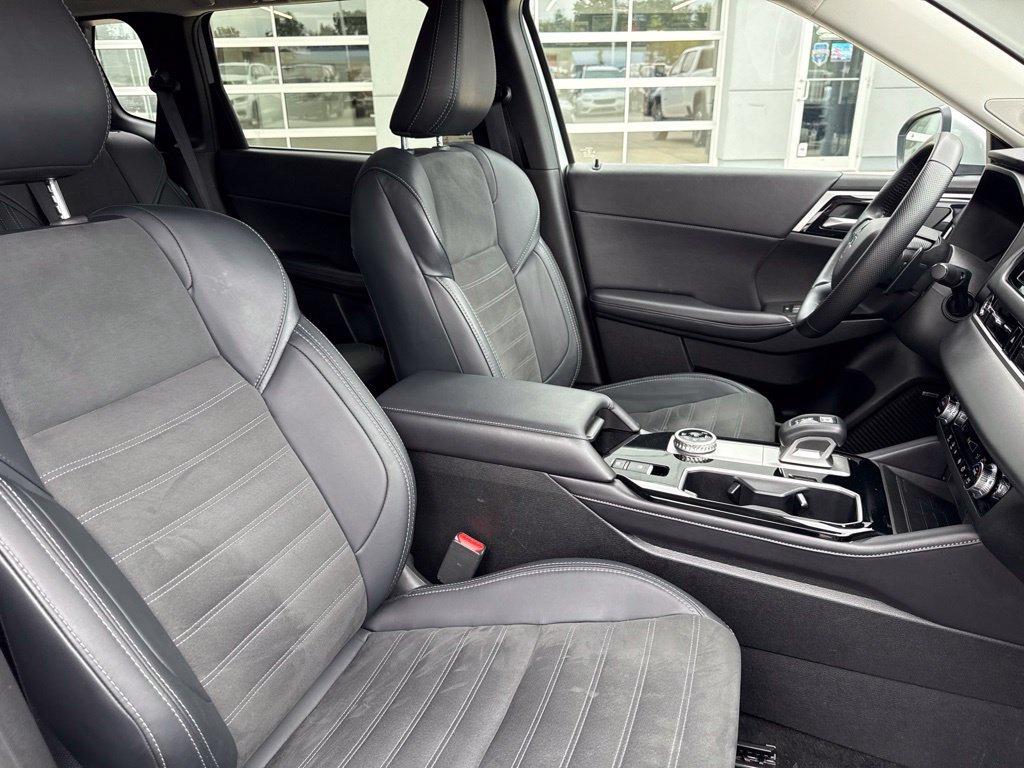 Used 2025 Mitsubishi Outlander SE AWD/4WD image 38