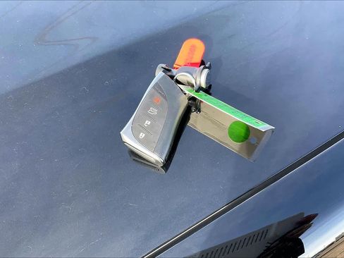 Used 2023 Lexus GX 460 Premium w/ Premium Package image 14