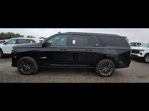 Used 2023 Cadillac Escalade ESV V image 7