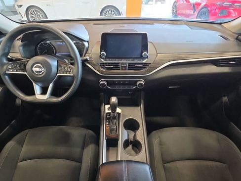 Used 2025 Nissan Altima 2.5 SV FWD image 30