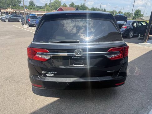 Used 2018 Honda Odyssey Elite image 9