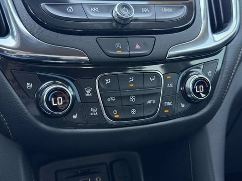 Used 2022 Chevrolet Equinox Premier AWD/4WD image 27