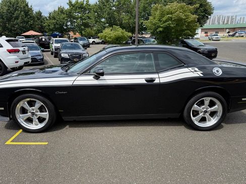 Used 2013 Dodge Challenger R/T RWD image 4