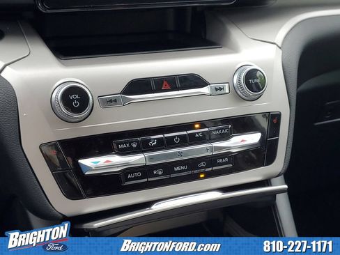 Certified 2024 Ford Explorer XLT AWD/4WD image 25